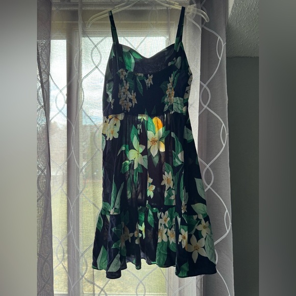 Fit and Flare Women’s Old Navy Short Dress - Picture 4 of 8